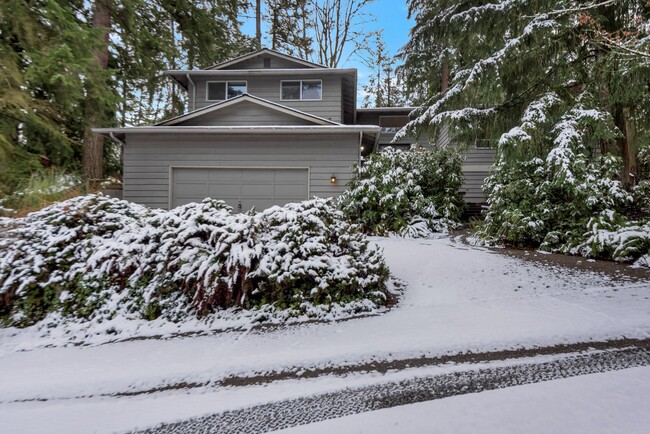 18621 NE 25th St in Redmond, WA - Foto de edificio - Building Photo