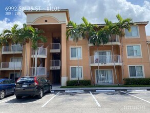 6992 SW 39th St in Davie, FL - Building Photo - Building Photo