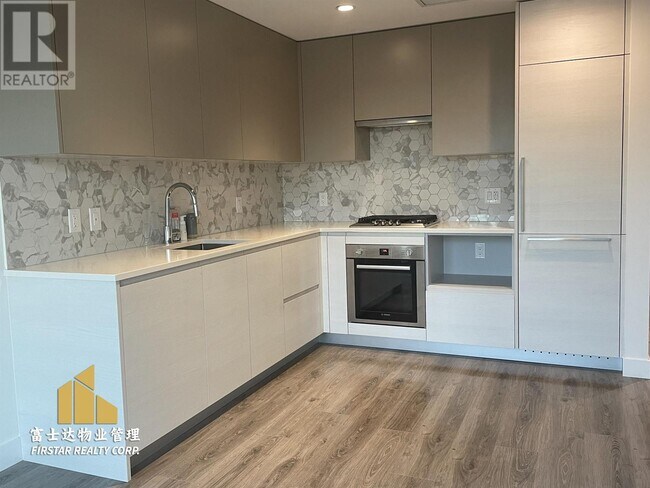 8181-8181 Chester St in Vancouver, BC - Building Photo - Building Photo