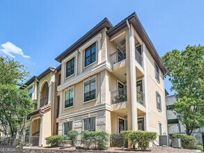 3777 Peachtree Rd NE in Atlanta, GA - Building Photo - Building Photo