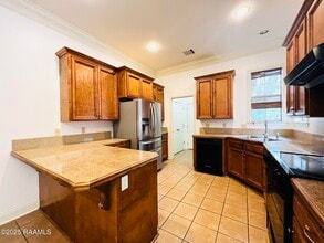 125 Oakbend Dr in Lafayette, LA - Building Photo - Building Photo