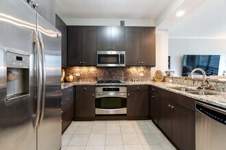 600 N Lake Shore Dr, Unit 3102 in Chicago, IL - Building Photo - Building Photo