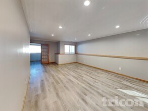 1909 135th Ave NW in Andover, MN - Foto de edificio - Building Photo