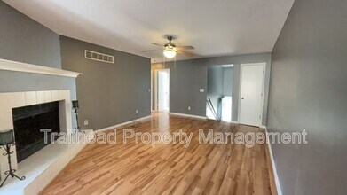 8012 NW 79th Terrace in Kansas City, MO - Building Photo - Building Photo