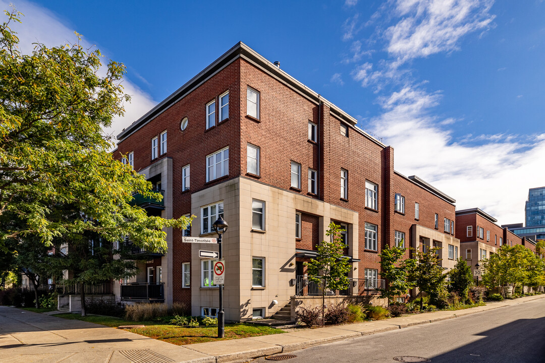 1020-1040 Saint-Antoine Rue E in Montréal, QC - Building Photo