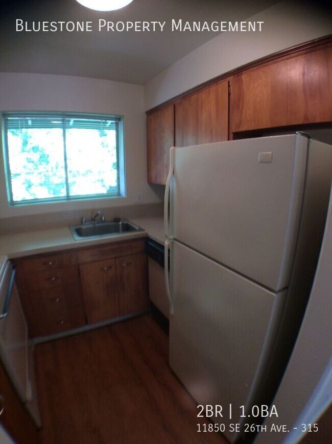 11850 SE 26th Ave in Milwaukie, OR - Foto de edificio - Building Photo