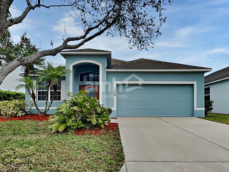 5838 French Creek Ct in Ellenton, FL - Foto de edificio