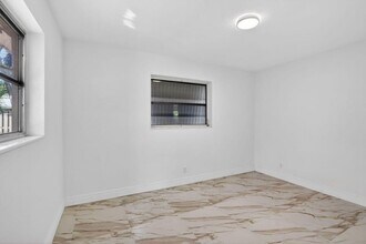 5731 NE 17th Terrace in Fort Lauderdale, FL - Building Photo - Building Photo