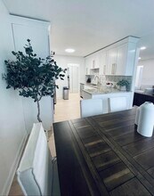 952 E Old Willow Rd in Prospect Heights, IL - Building Photo - Building Photo