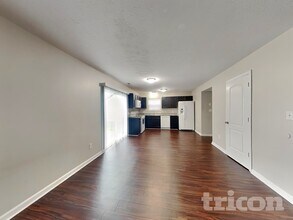 1621 Bridgecreek Crossing in Greenwood, IN - Building Photo - Building Photo