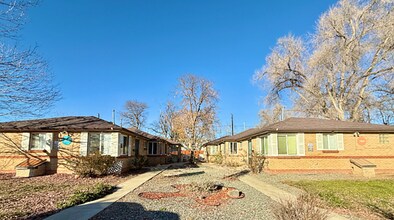 Flats at 16th in Lakewood, CO - Building Photo - Building Photo