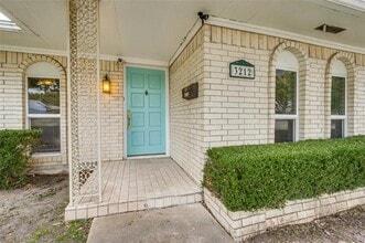 3212 Townsend Dr in Dallas, TX - Building Photo - Building Photo