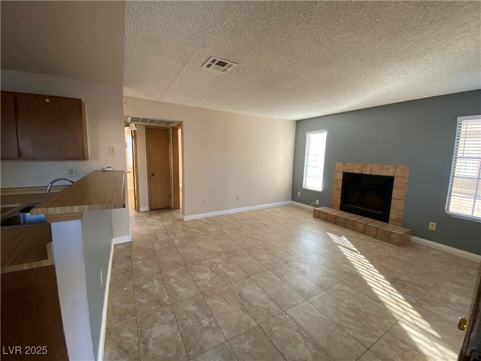 2685 Bryandouglas Dr in Las Vegas, NV - Foto de edificio