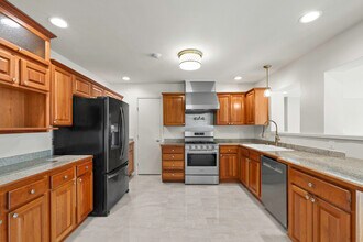 6304 Asher St in Metairie, LA - Foto de edificio - Building Photo