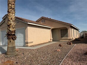 3932 Copper Glen St in Las Vegas, NV - Building Photo - Building Photo