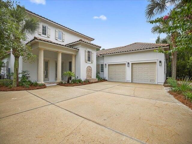 property at 3161 Club Dr