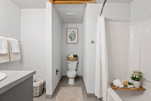 100 S Gay St in Knoxville, TN - Building Photo