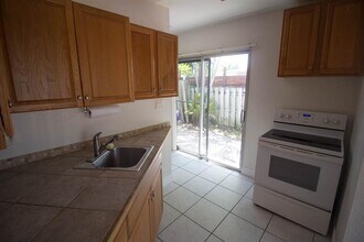 909 NE 12th Ave in Pompano Beach, FL - Building Photo - Building Photo