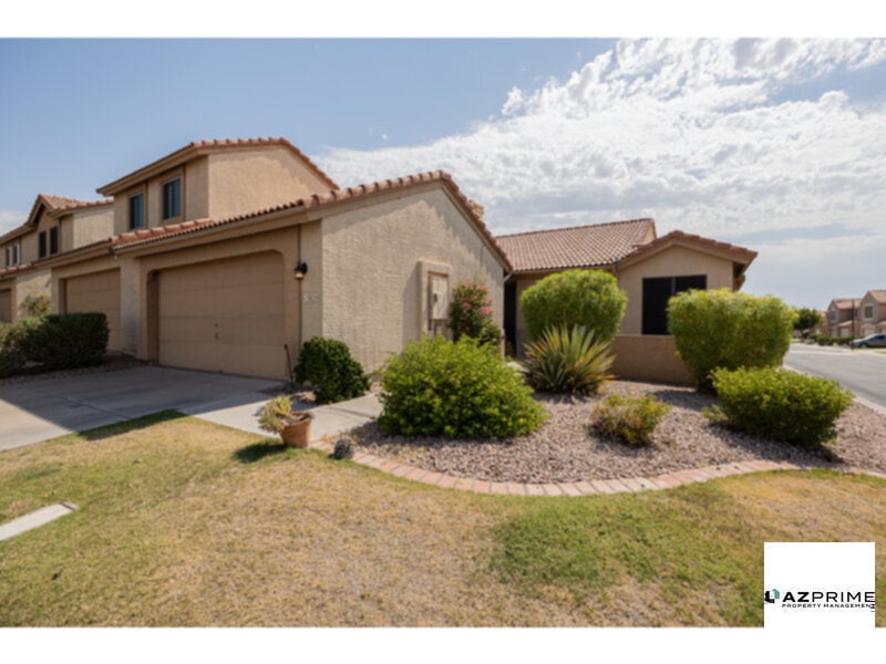 13829 S 42nd Pl in Phoenix, AZ - Building Photo