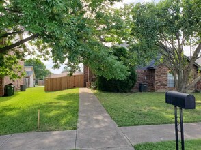 2813 Shady Grove Dr in Bedford, TX - Building Photo - Building Photo