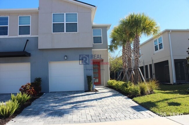 3275 Timber Xing Ave in Brandon, FL - Building Photo - Building Photo