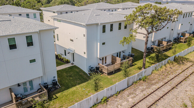 4729 Legacy Park Dr in Tampa, FL - Building Photo - Building Photo