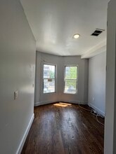 181 Clerk St, Unit 1 in Jersey City, NJ - Foto de edificio - Building Photo