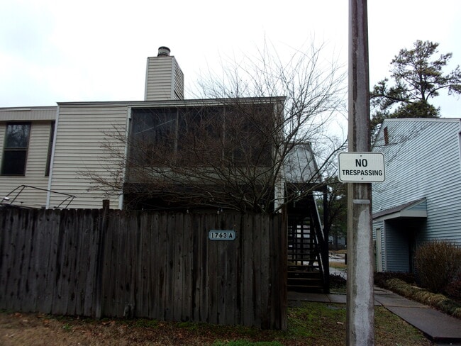 property at 1763 7th Crompton Ct