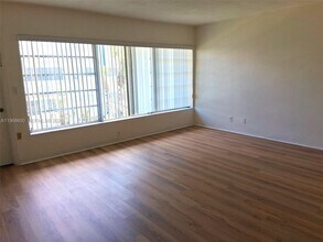 16801 NE 14th Ave in Miami, FL - Building Photo - Building Photo