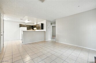 4651 Amberleigh Ln in Las Vegas, NV - Building Photo - Building Photo