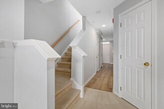 351 Livermore Ln in Alexandria, VA - Building Photo - Building Photo