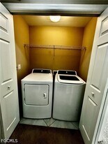 12117 Palm Cove St in Ft. Myers, FL - Building Photo