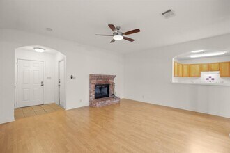 2624 Gwendolyn Ln in Austin, TX - Building Photo - Building Photo