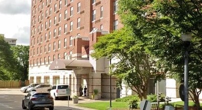 4300 N Carlin Springs Rd in Arlington, VA - Building Photo - Building Photo