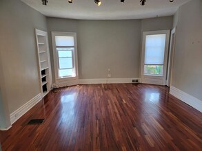 496 W Ferry St, Unit 2 in Buffalo, NY - Foto de edificio - Building Photo