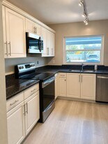 1871 SW Palm City Rd in Stuart, FL - Building Photo