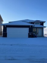 1209 46th Ave S in Moorhead, MN - Building Photo