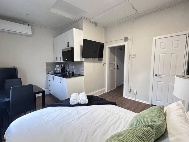 25 Russell Ave, Unit SI ID1506203P