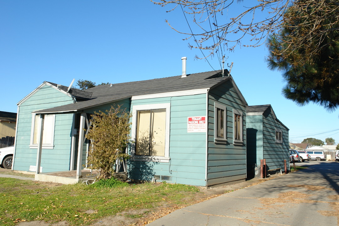 1113 N Sanborn Rd in Salinas, CA - Building Photo