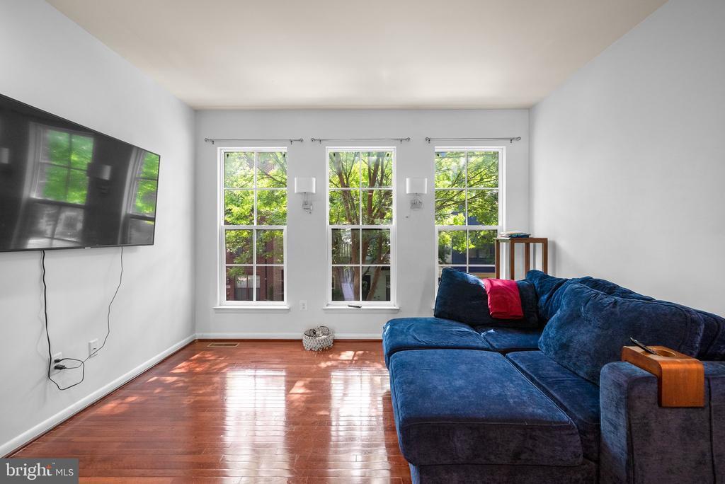 5736 45th Ave in Hyattsville, MD - Building Photo