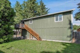 2423 NW 3rd Ave in Hillsboro, OR - Building Photo - Building Photo