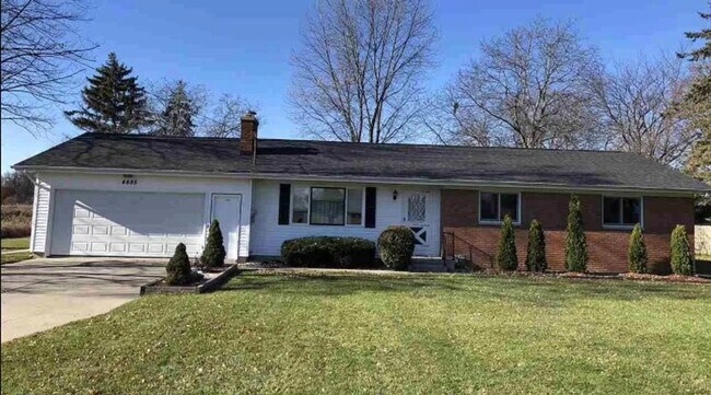 property at 4685 Mackinaw Rd