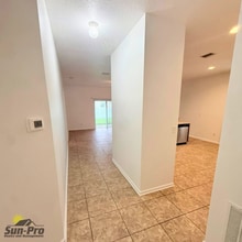 1932 Cove Point Rd in Port Orange, FL - Foto de edificio - Building Photo