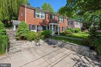 9202 Bulls Run Pkwy in Bethesda, MD - Building Photo - Building Photo