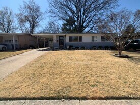 858 Hazelvalley Dr in Hazelwood, MO - Building Photo