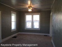 1418 W Summit Ave photo'