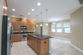 1208 Oakcrest Dr in Brandon, FL - Building Photo - Building Photo
