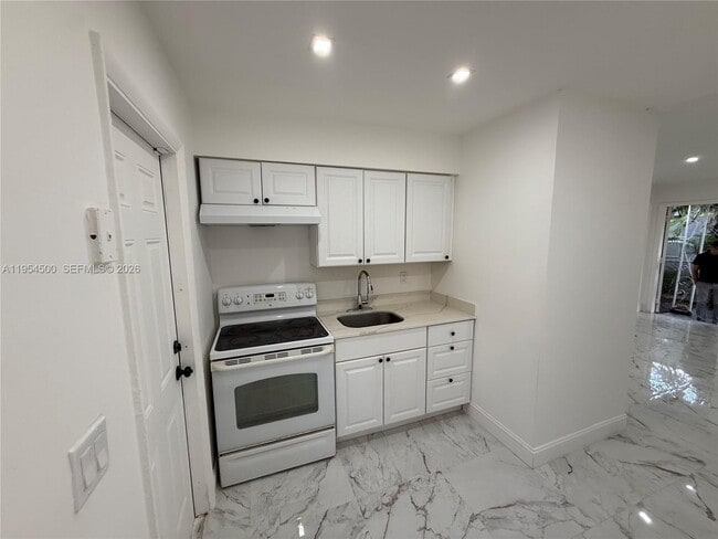 property at 505 N 24th Ave