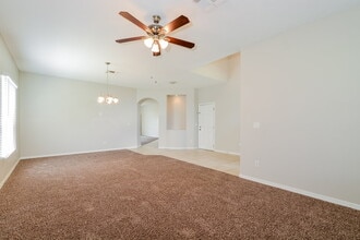 184 Aurelia Ct in Poinciana, FL - Building Photo - Building Photo