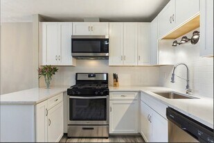 1024 Main St, Unit Concord Greene in Concord, MA - Building Photo